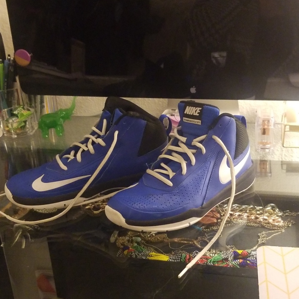 KIDS NIKE TEAM HUSTLE D7's